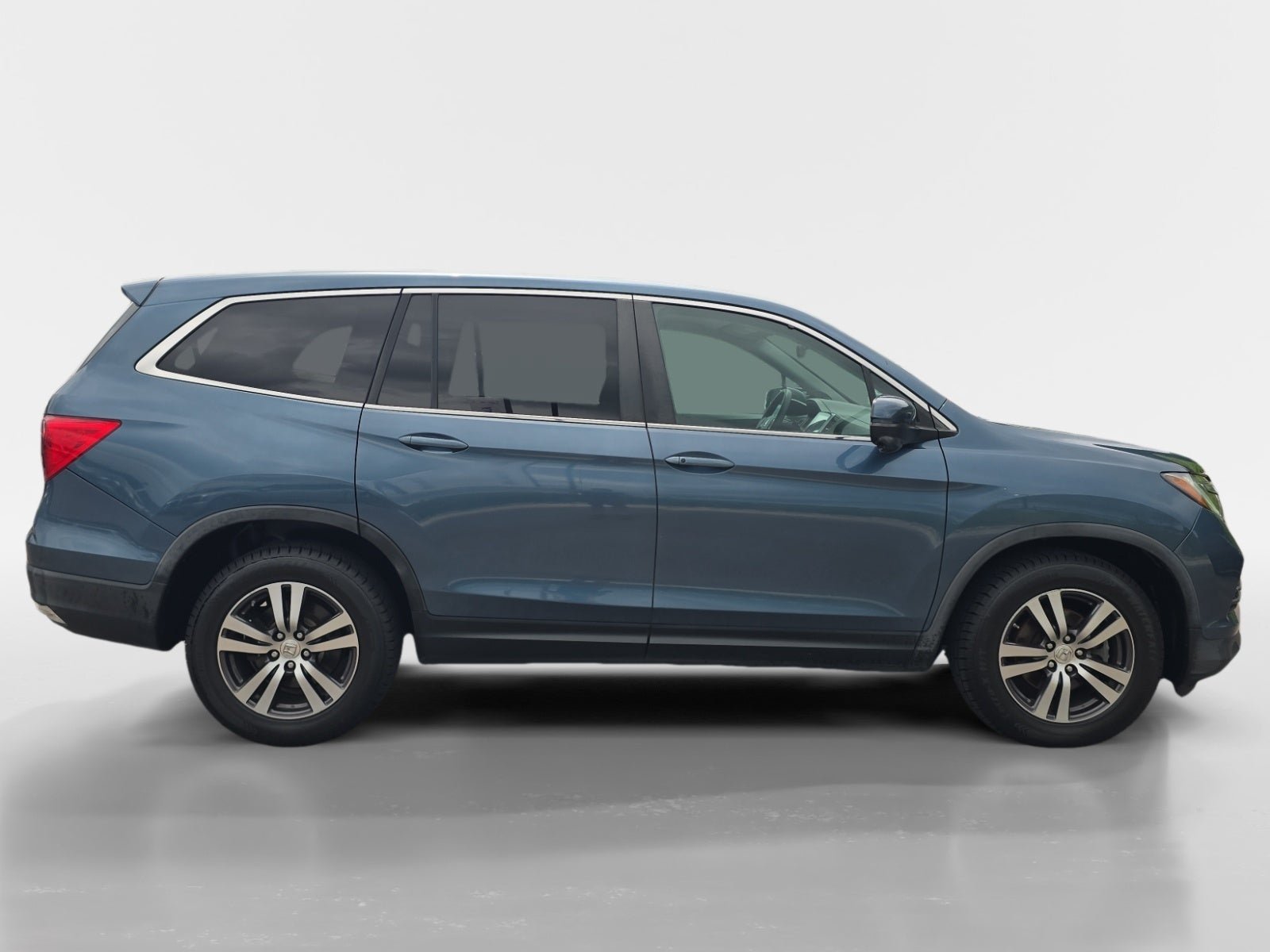 Used 2016 Honda Pilot EX image 2