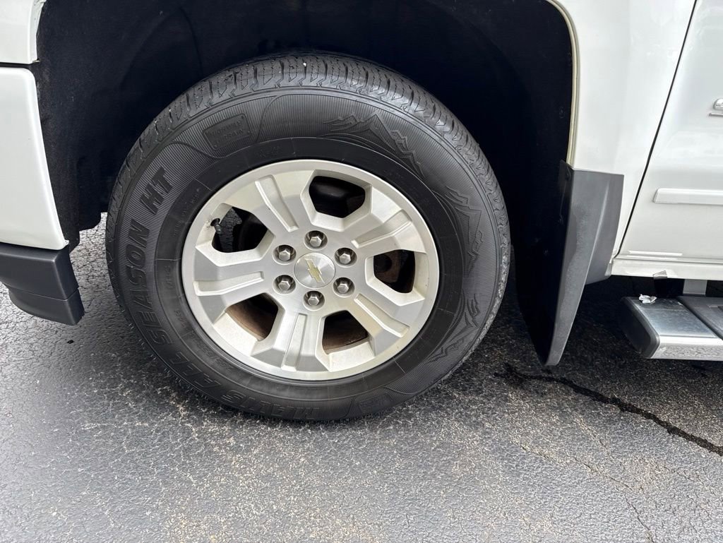 Used 2018 Chevrolet Silverado 1500 LT w/ All Star Edition AWD/4WD image 11