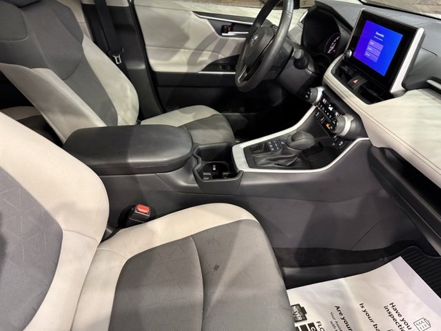 Used 2025 Toyota RAV4 XLE w/ Convenience Package image 20