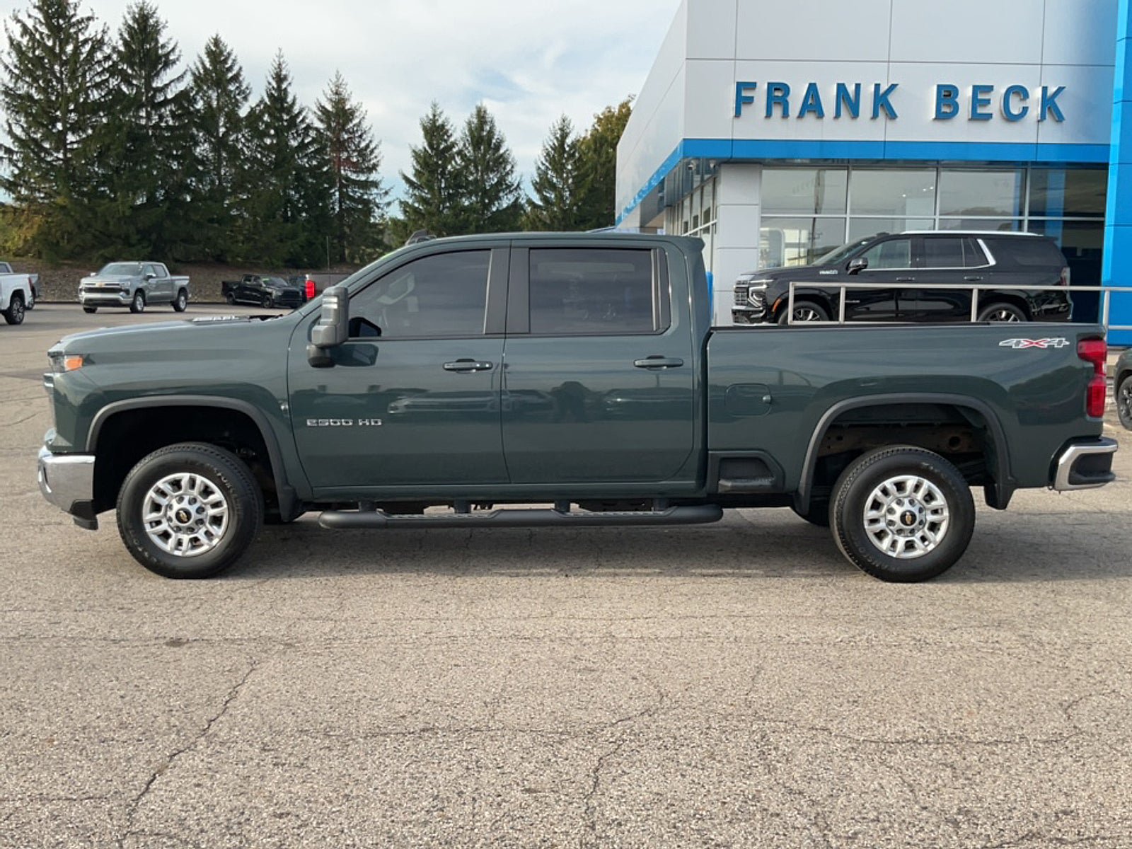 Used 2025 Chevrolet Silverado 2500 LT w/ Convenience Package AWD/4WD image 4