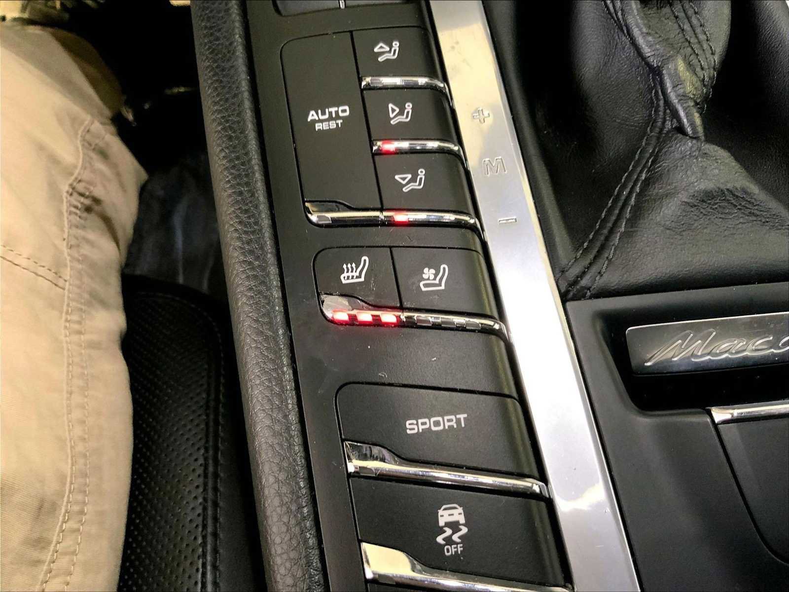 Certified 2017 Porsche Macan image 37