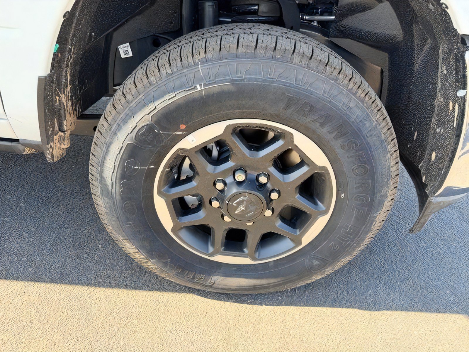 New 2026 RAM 2500 Laramie AWD/4WD image 10