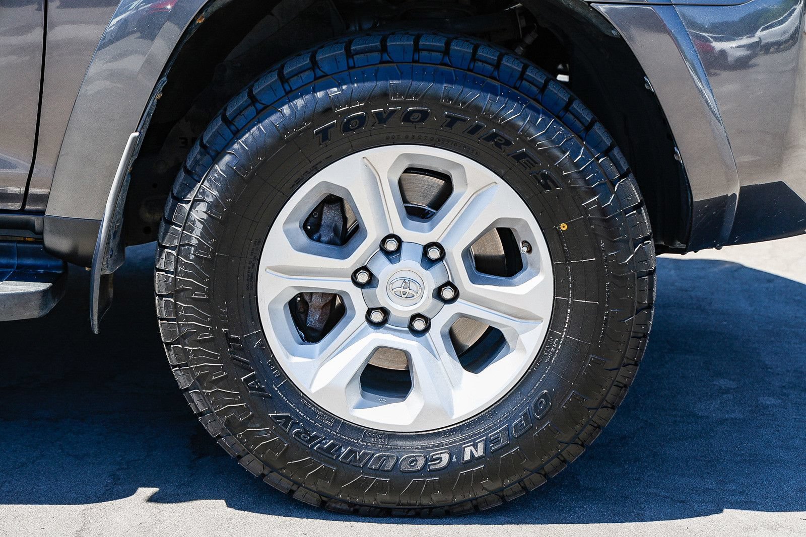 Used 2018 Toyota 4Runner SR5 Premium AWD/4WD image 9