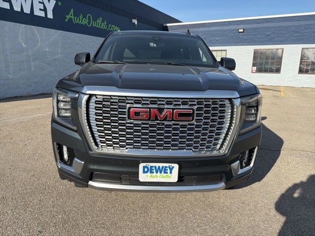 Used 2021 GMC Yukon Denali w/ Denali Premium Package image 8