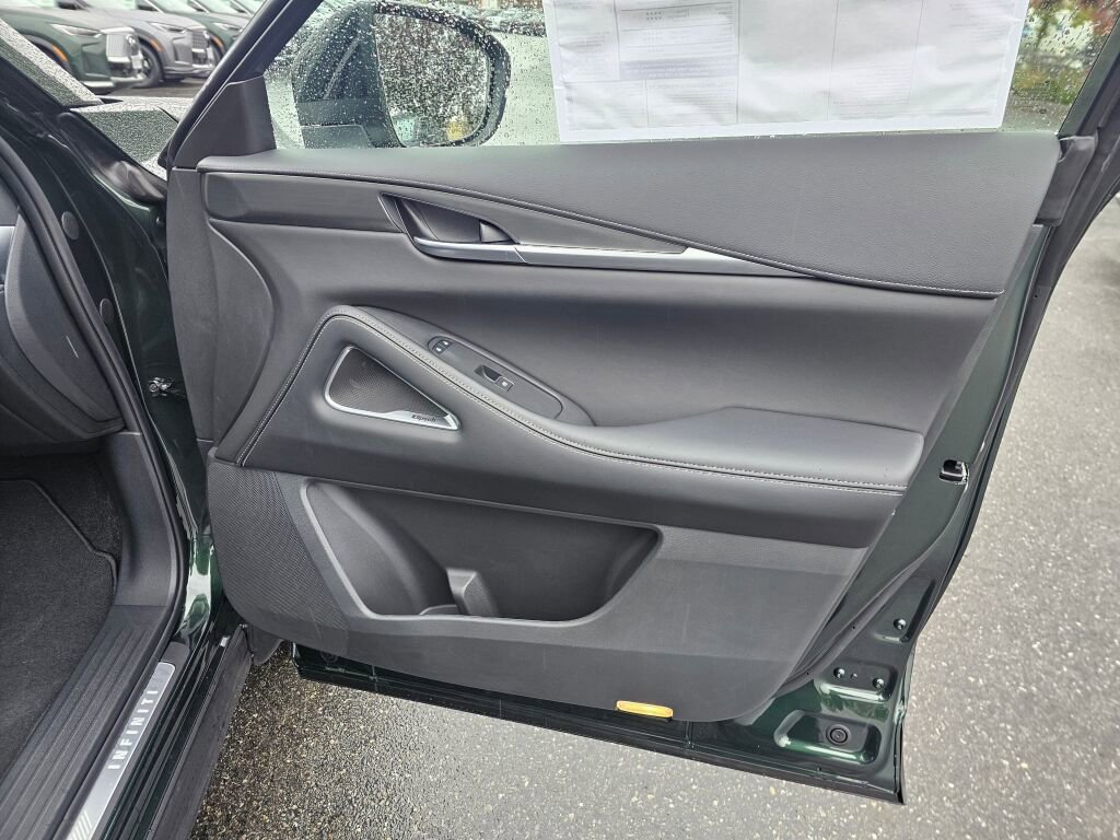 New 2026 INFINITI QX60 Luxe image 10