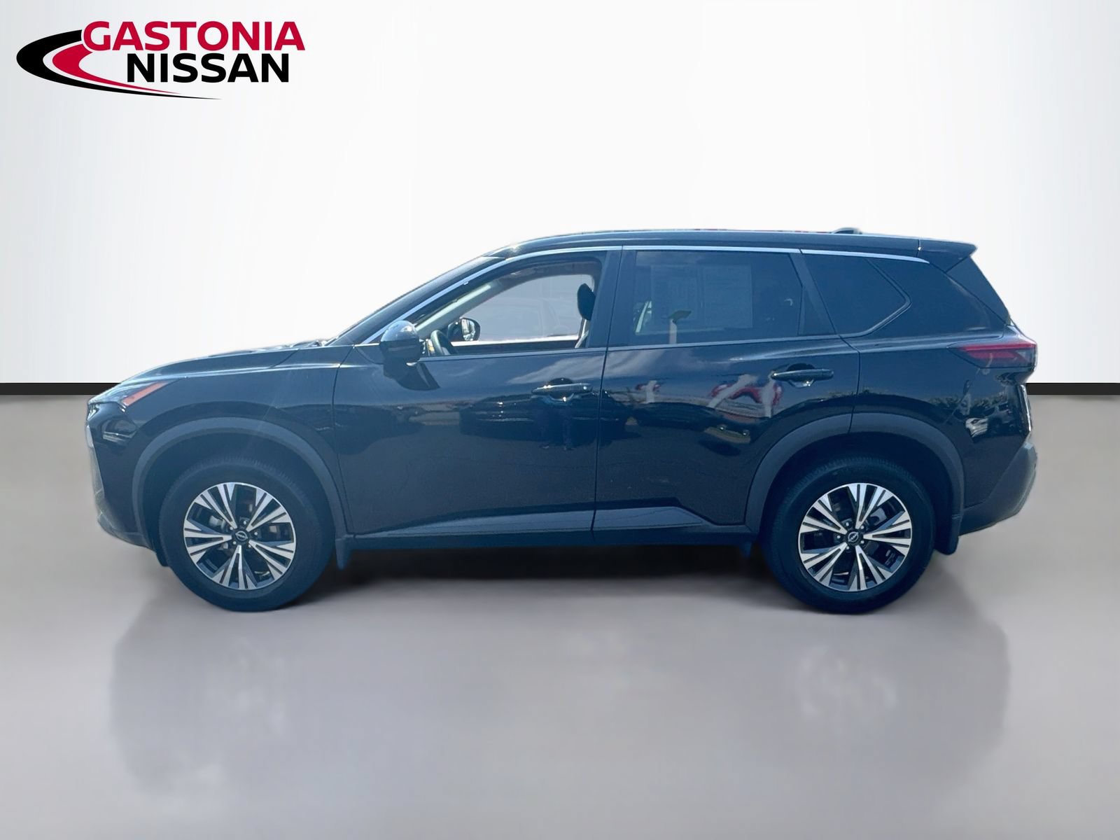Used 2022 Nissan Rogue SV FWD image 5