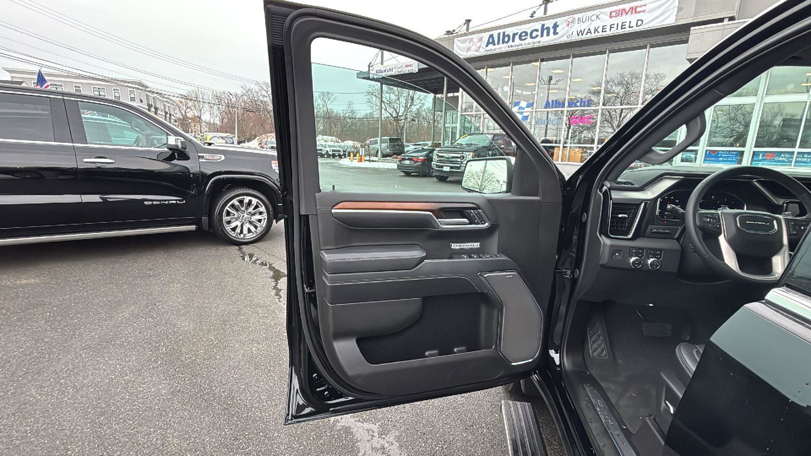 New 2025 GMC Sierra 1500 Denali w/ Denali Reserve Package image 24