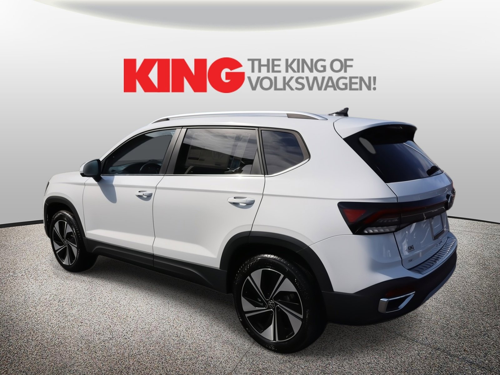 New 2026 Volkswagen Taos SE image 6