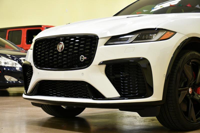 Used 2023 Jaguar F-PACE SVR AWD/4WD image 8