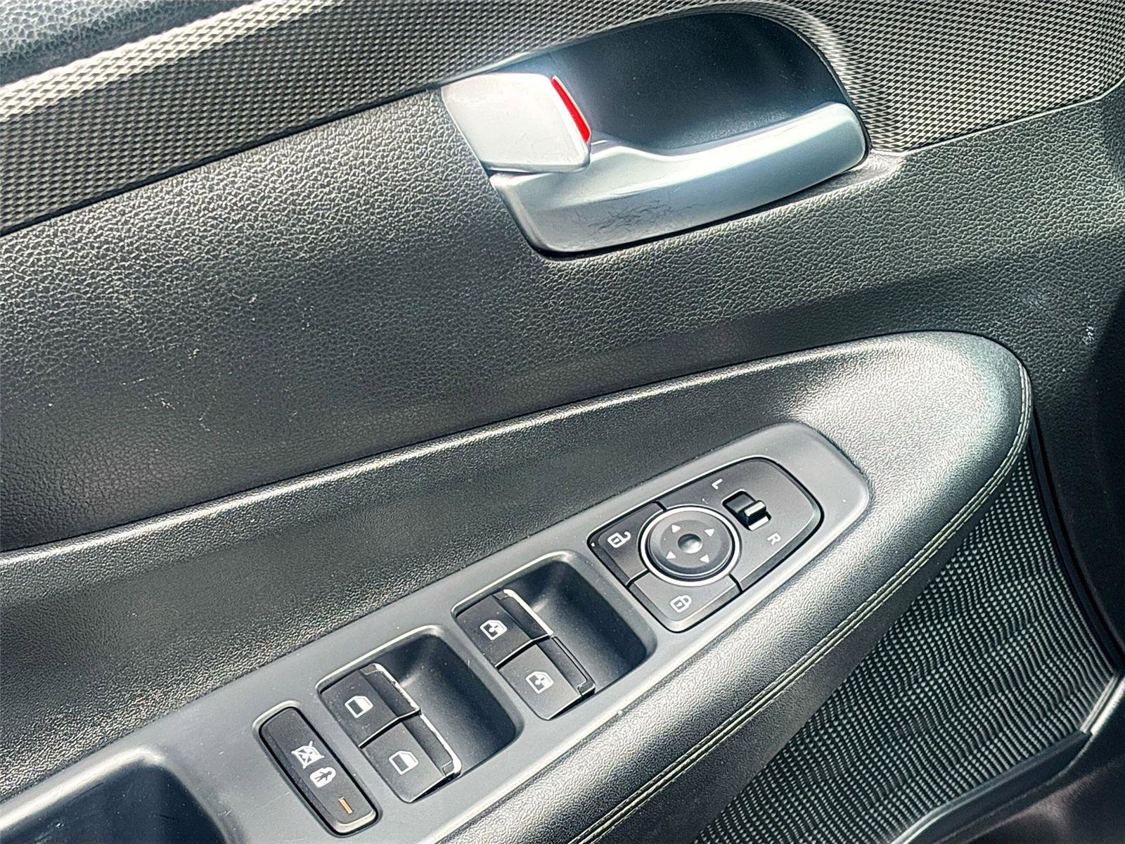 Used 2020 Hyundai Santa Fe SEL image 18