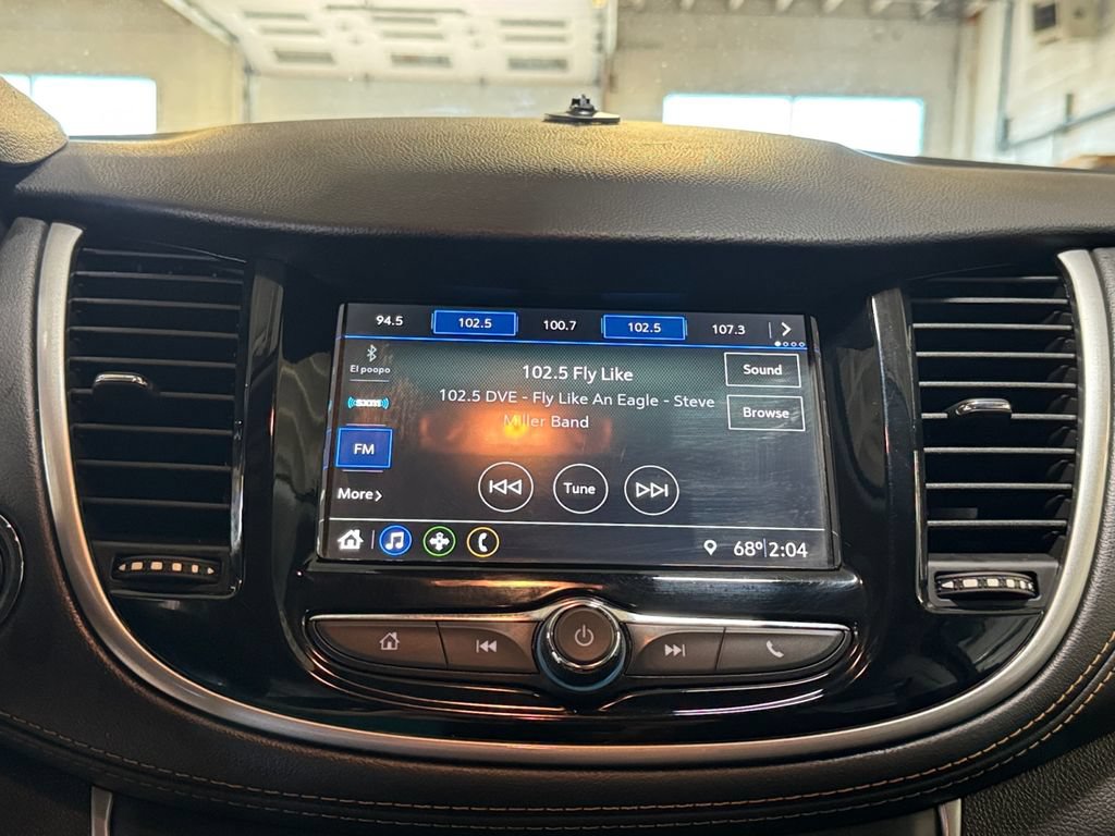 Used 2019 Chevrolet Trax LT w/ LT Convenience Package AWD/4WD image 17