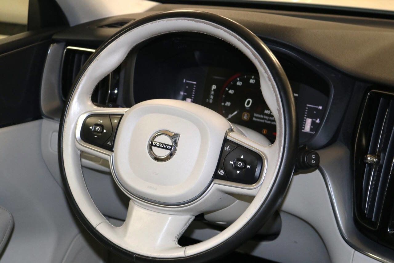Used 2019 Volvo XC60 T5 Momentum w/ Premium Package AWD/4WD image 19