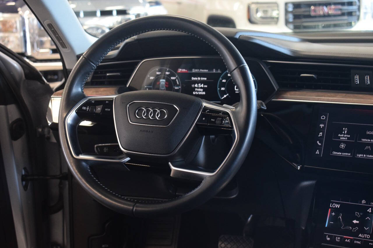 Used 2019 Audi e-tron Prestige w/ Prestige Package AWD/4WD image 50