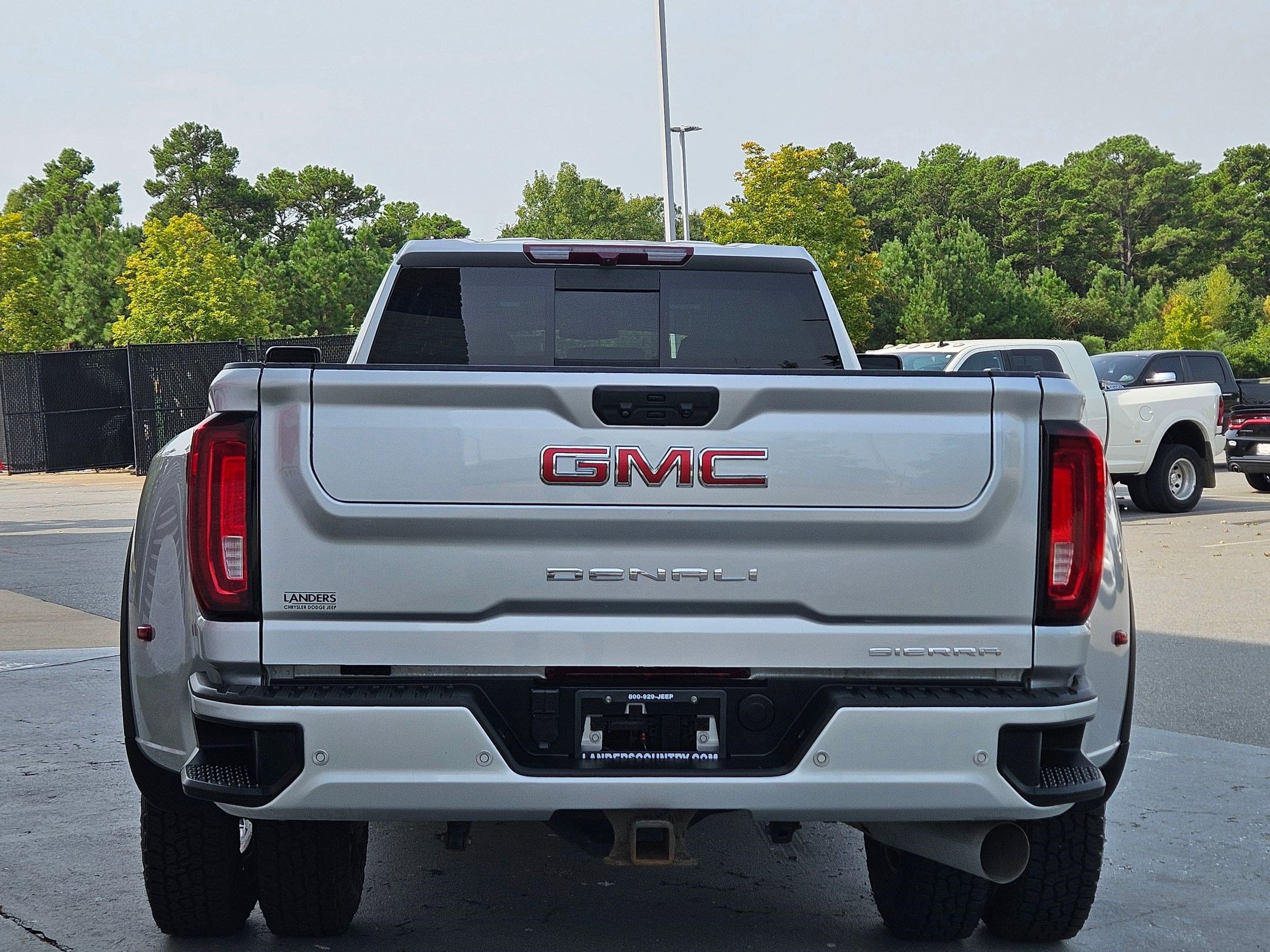 Used 2023 GMC Sierra 3500 Denali image 6