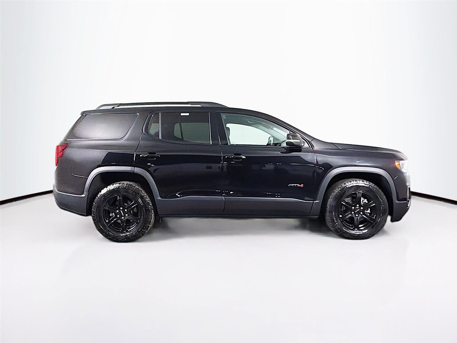 Used 2023 GMC Acadia AT4 w/ Technology Package image 8