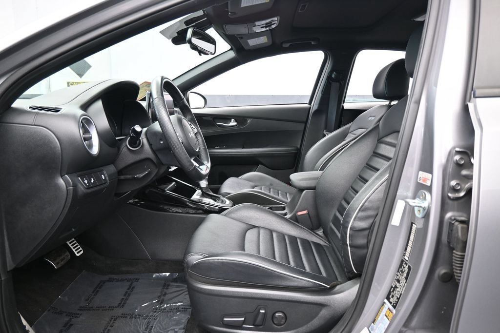 Used 2023 Kia Forte GT-Line w/ GT-Line Premium Package FWD image 11