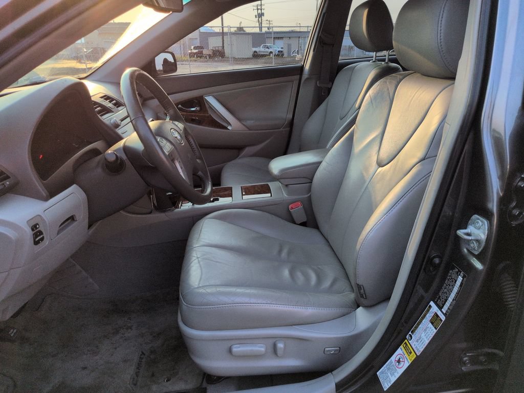 Used 2009 Toyota Camry XLE w/ Leather Pkg FWD image 10