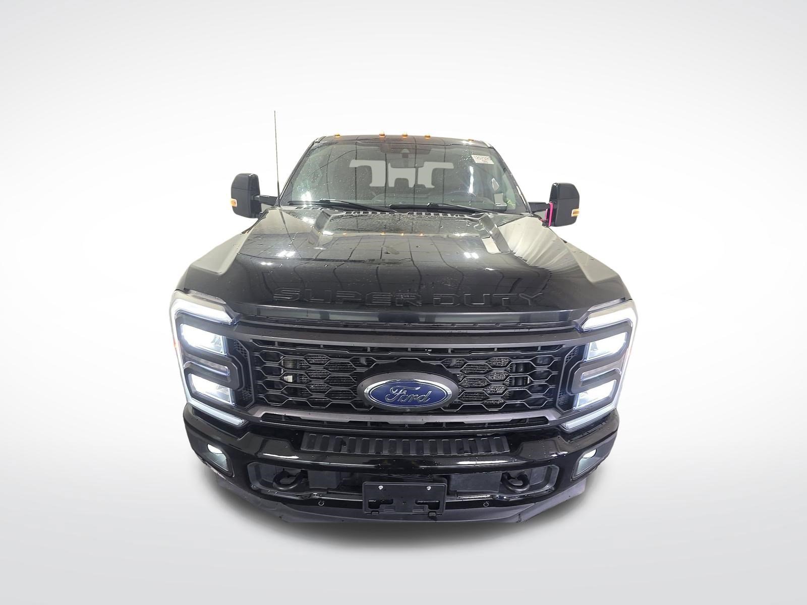 Used 2023 Ford F250 Lariat w/ Lariat Ultimate Package AWD/4WD image 2