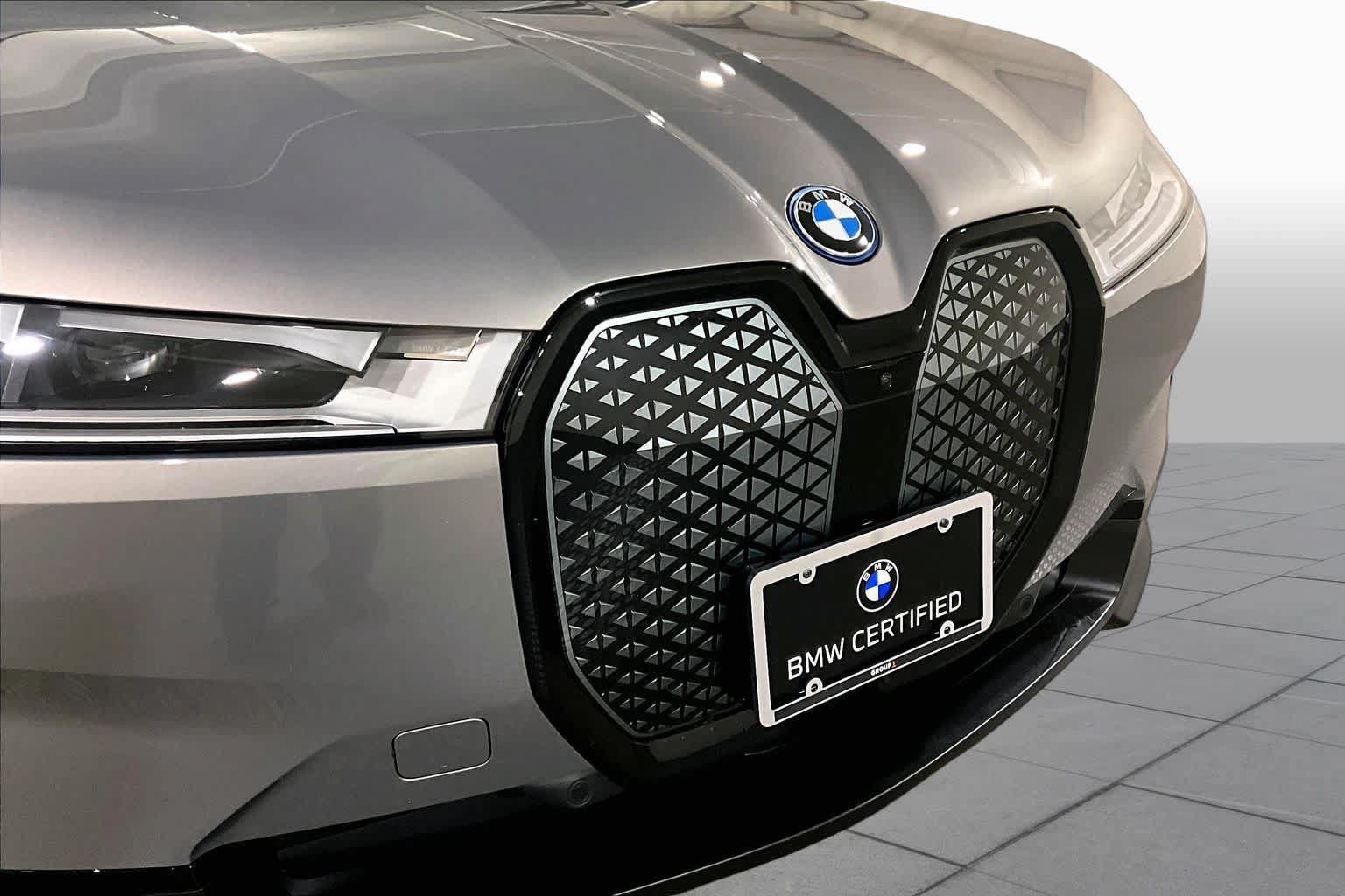 Used 2024 BMW iX xDrive50 w/ Premium Package AWD/4WD image 29