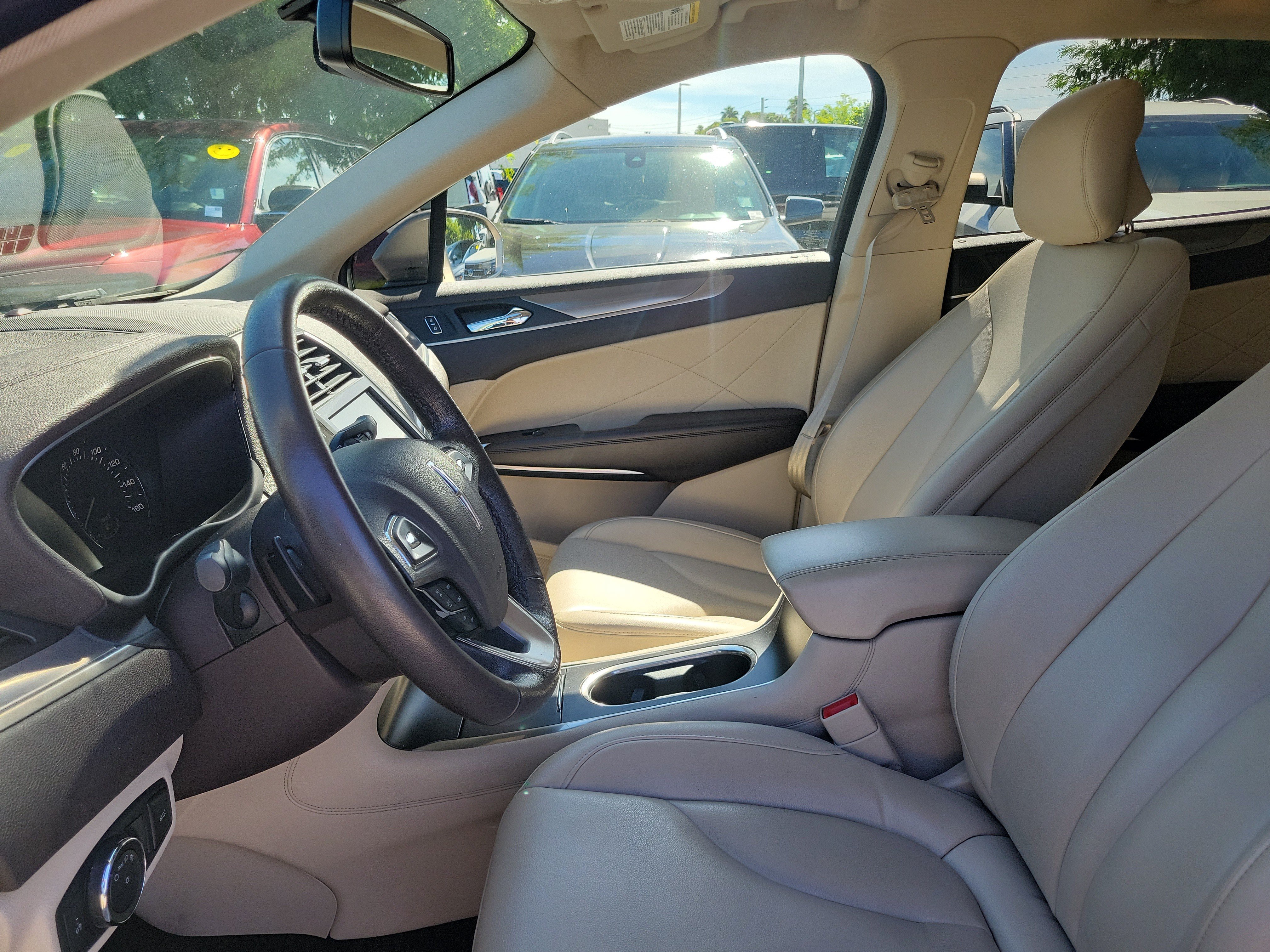 Used 2019 Lincoln MKC Premiere FWD image 11