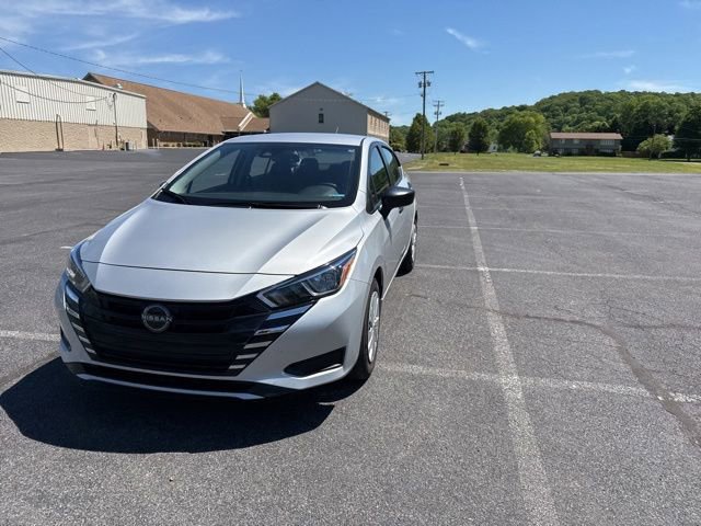 Used 2024 Nissan Versa S FWD image 2