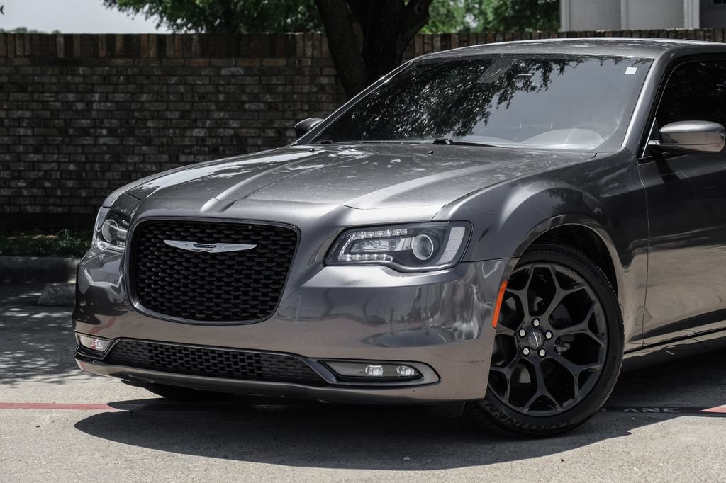 Used 2019 Chrysler 300 S RWD image 12