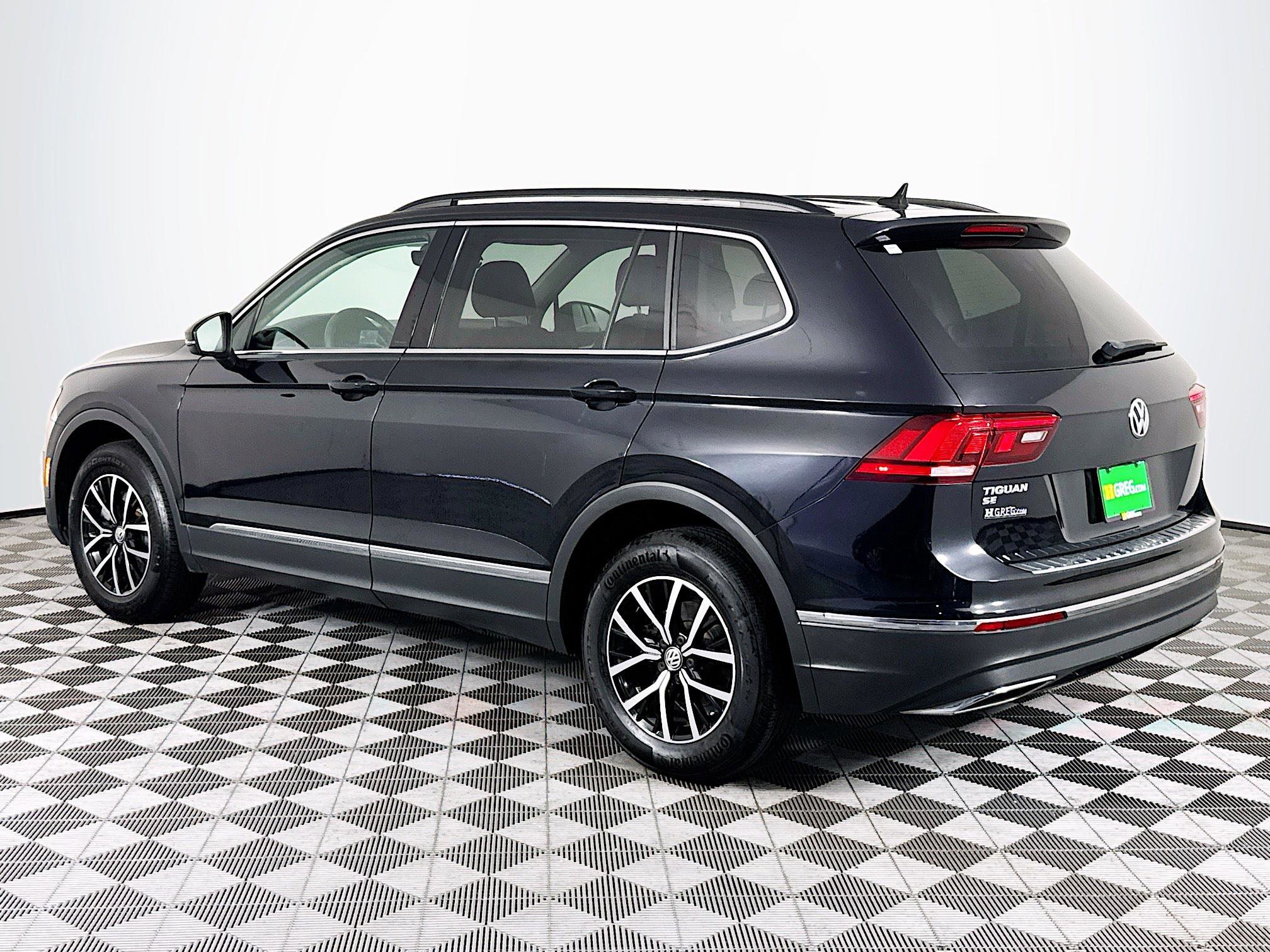 Used 2021 Volkswagen Tiguan SE w/ Panoramic Sunroof Package FWD image 6