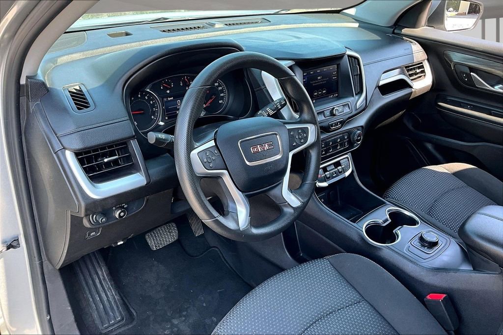 Used 2024 GMC Terrain SLE AWD/4WD image 16