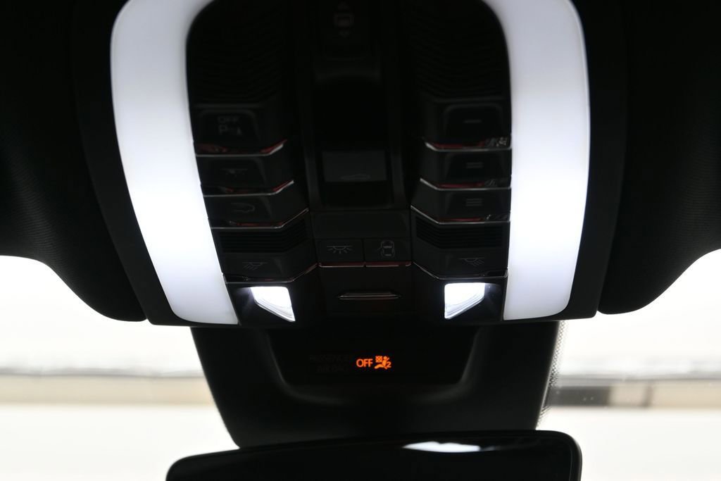 Used 2019 Porsche Macan S w/ Premium Package Plus AWD/4WD image 24