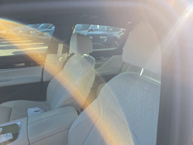 Used 2022 BMW 745e xDrive w/ M Sport Package AWD/4WD image 9