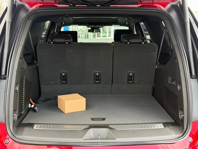 New 2026 Chevrolet Suburban RST w/ RST Capability Package AWD/4WD image 24