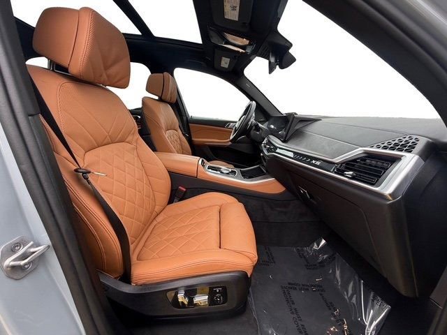Used 2025 BMW X5 xDrive40i w/ M Sport Package image 12