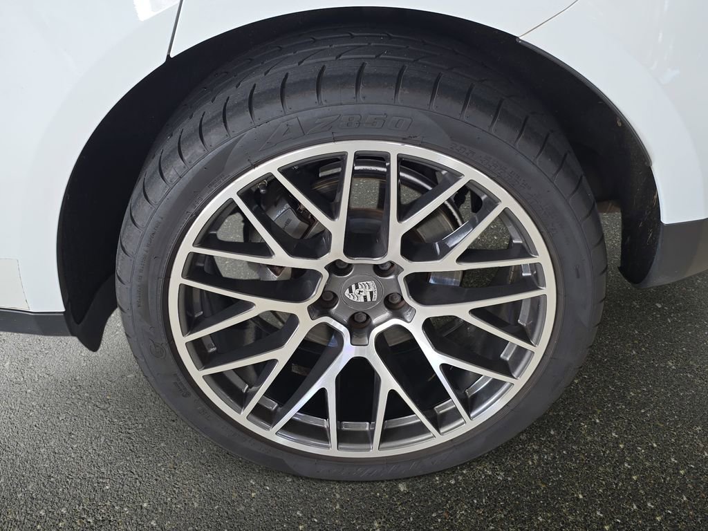 Used 2021 Porsche Macan S image 32