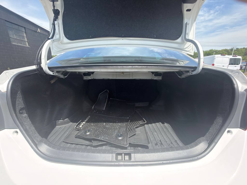 Used 2019 Toyota Corolla LE FWD image 15