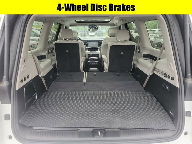 Used 2022 Jeep Wagoneer Series III w/ Premium Group I AWD/4WD image 28