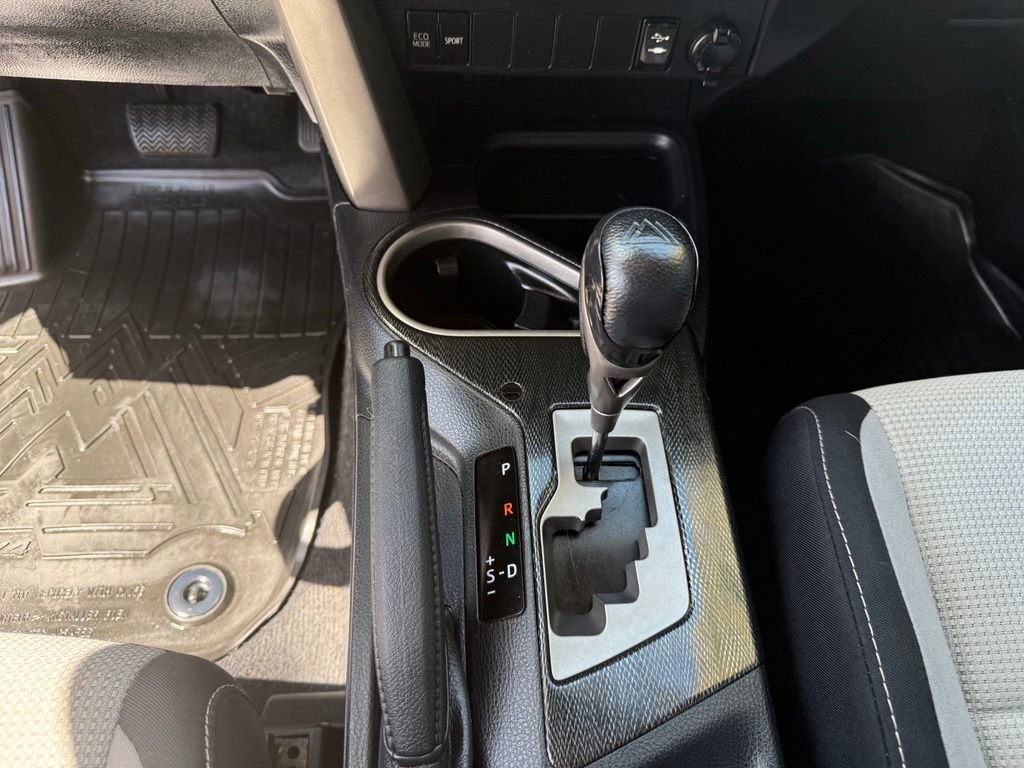 Used 2018 Toyota RAV4 Adventure AWD/4WD image 19