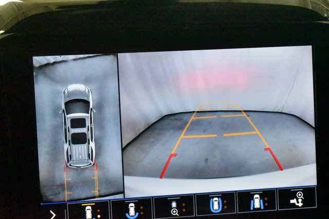 Used 2021 Chevrolet Traverse High Country image 24