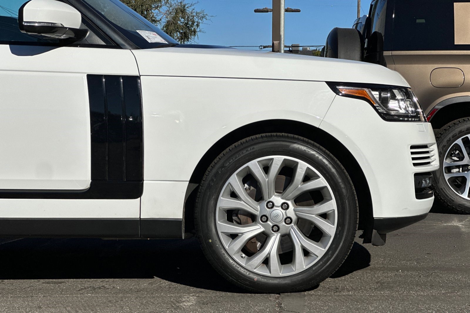 Used 2016 Land Rover Range Rover Supercharged image 36