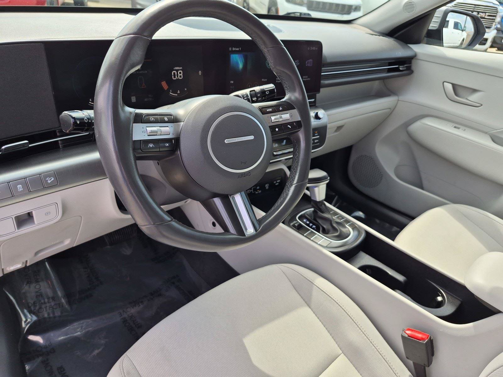 Used 2025 Hyundai Kona SEL FWD image 21