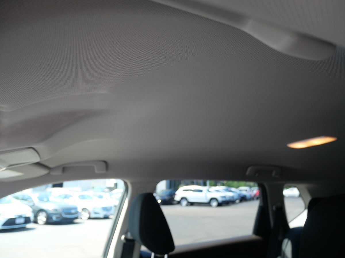 Used 2021 Nissan Rogue S FWD image 12