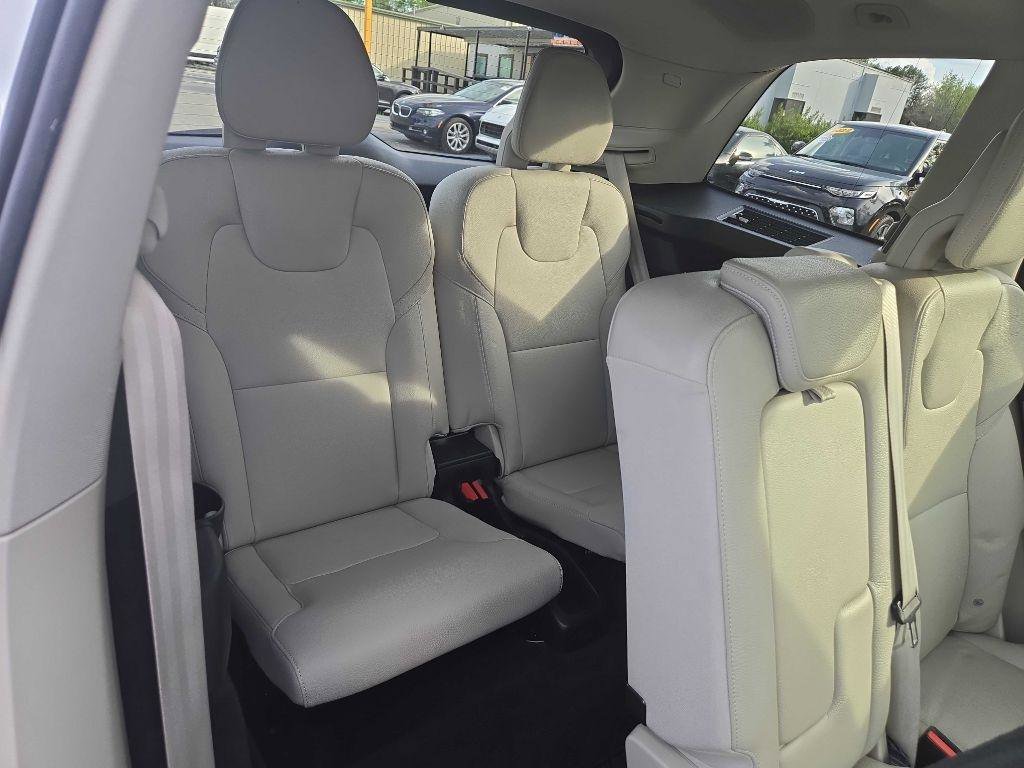 Used 2018 Volvo XC90 T6 Momentum w/ Convenience Package image 27