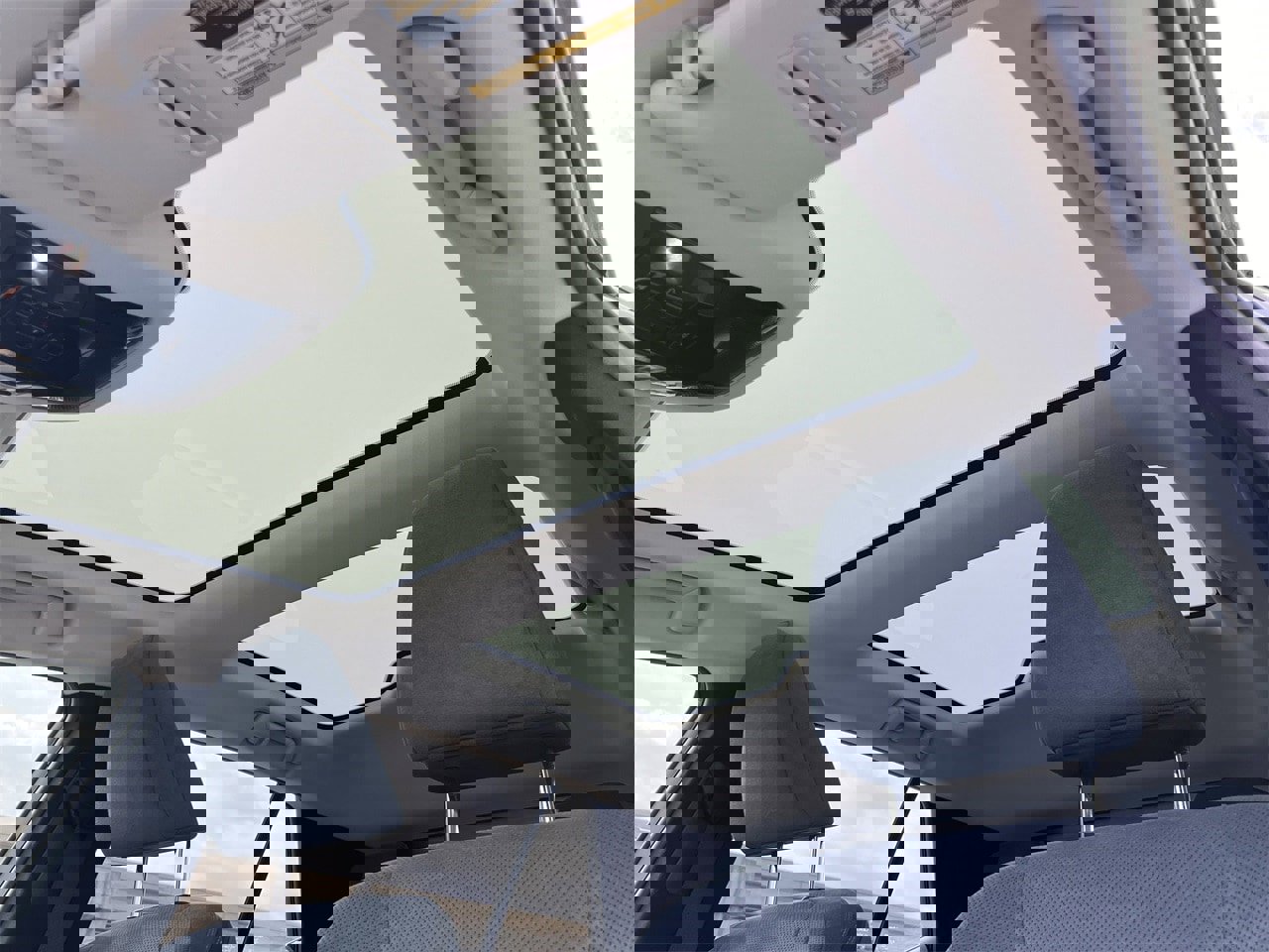 Used 2023 Lexus RZ 450e Premium w/ Accessory Package (Z1) image 25