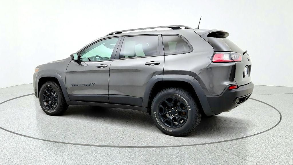 Used 2022 Jeep Cherokee Latitude AWD/4WD image 7