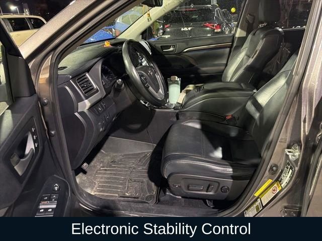 Used 2015 Toyota Highlander Limited image 11