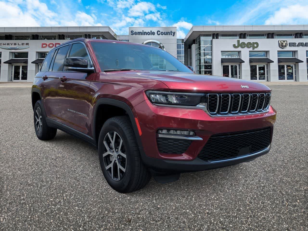 Used 2025 Jeep Grand Cherokee Limited RWD image 2