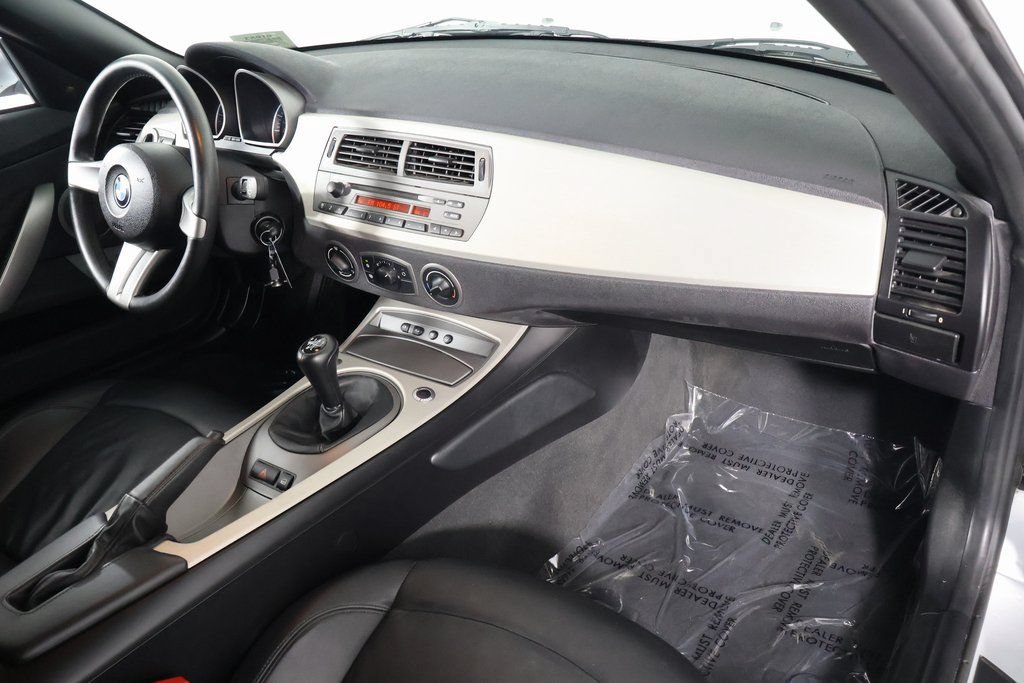Used 2003 BMW Z4 2.5i RWD image 10