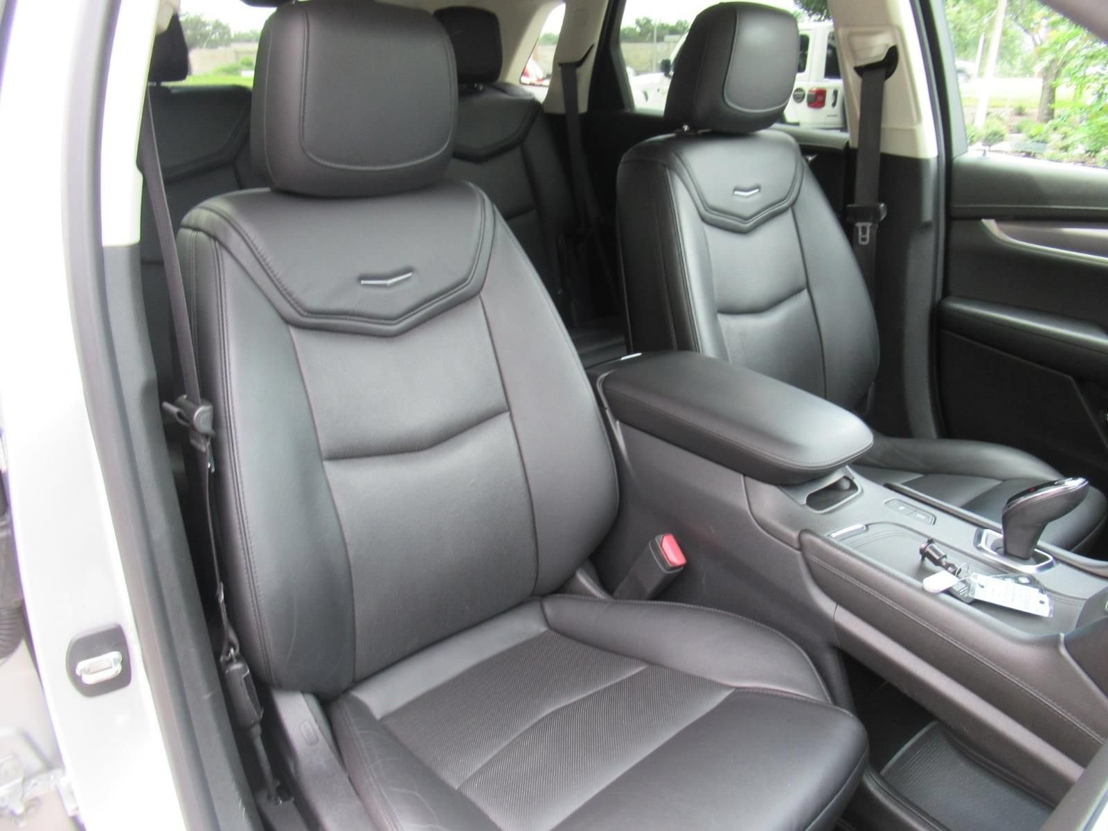 Used 2019 Cadillac XT5 Premium Luxury FWD image 9
