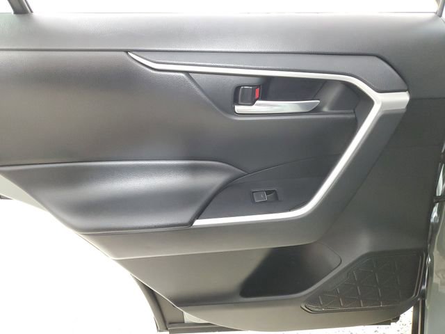 Used 2022 Toyota RAV4 XLE w/ Convenience Package image 14