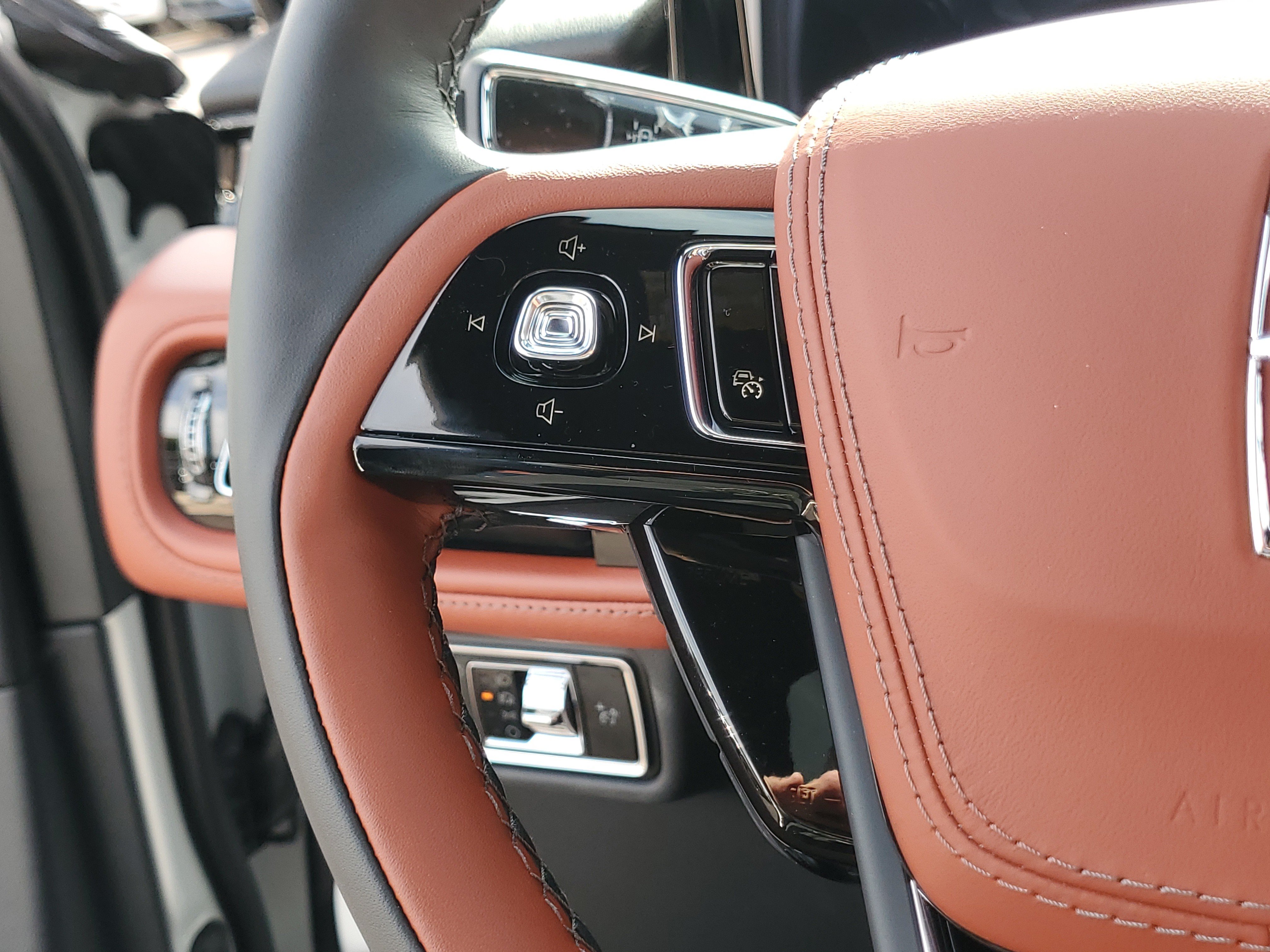 New 2027 Lincoln Aviator Reserve AWD/4WD image 16