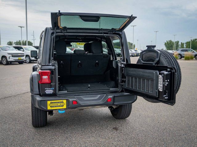 Used 2024 Jeep Wrangler Unlimited Sahara image 13